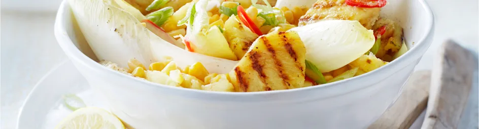 Pikante salade met gegrilde ananas