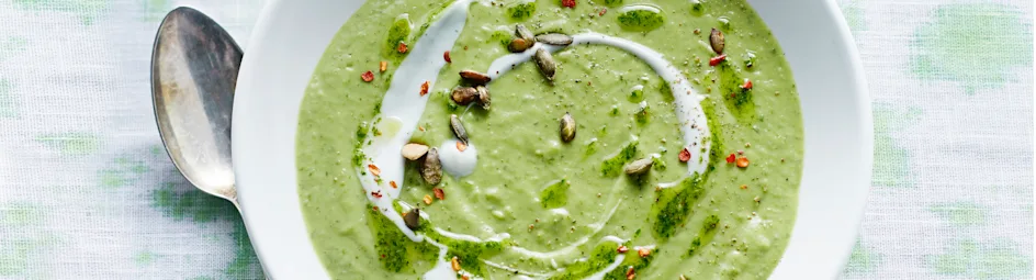 Avocadosoep met korianderolie