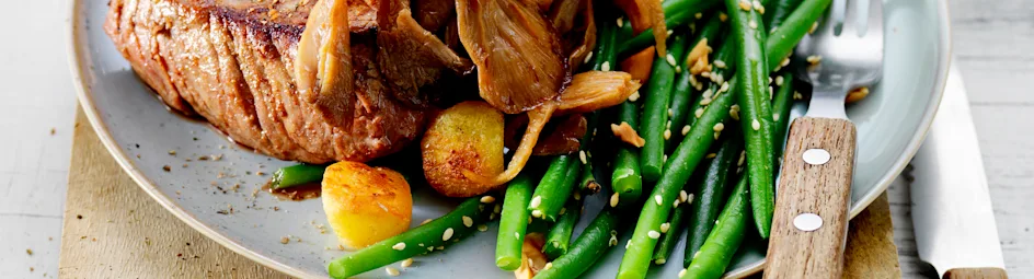 Biefstuk met sesam en boontjes