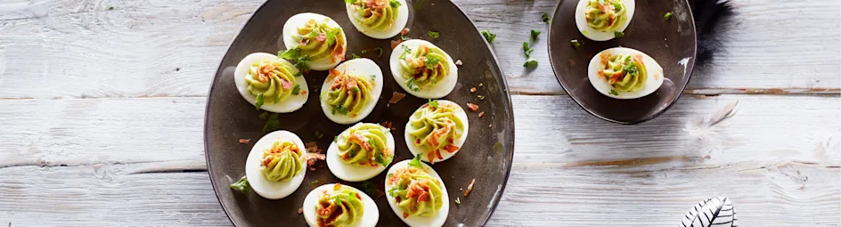 Bacon & avocado-eieren
