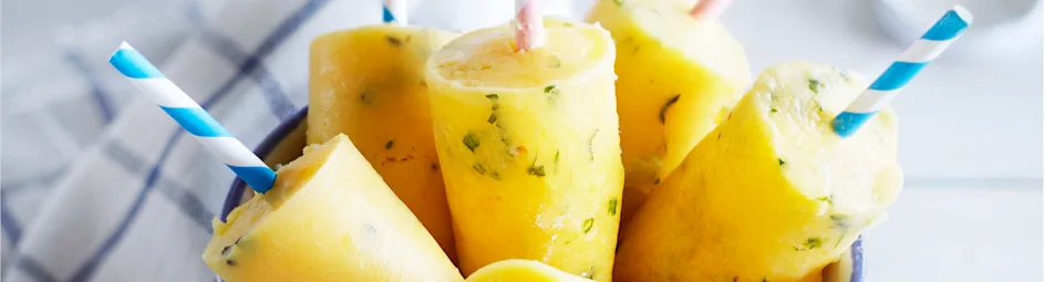 Vla-ijsjes met mango en munt