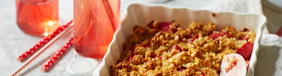 Aardbeiencrumble met hazelnoten