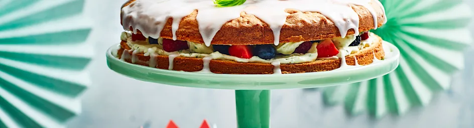 Vanilletaart met zomerfruit en basilicum-limoencrème