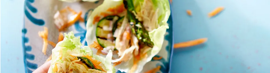 Pulled chicken met asperges en courgette