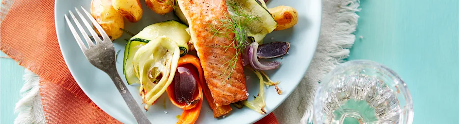 Geroosterde groenten en krieltjes met zalm