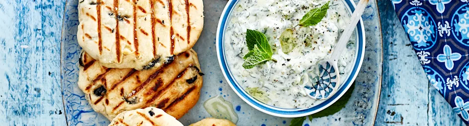Olijvenbroodjes met tzatziki