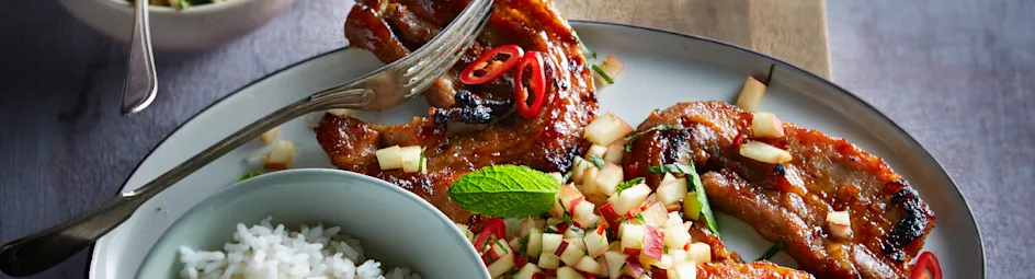 Pikante nectarinesalsa met oosterse speklapjes