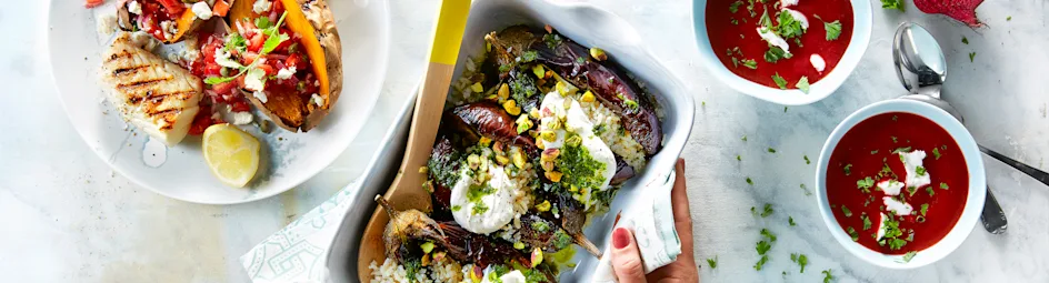 Gepofte zoete aardappel met tomatensalsa en feta