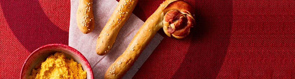 Hamstafjes met oranjedip