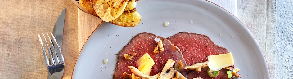 Rosbief met paddenstoelen en kaas
