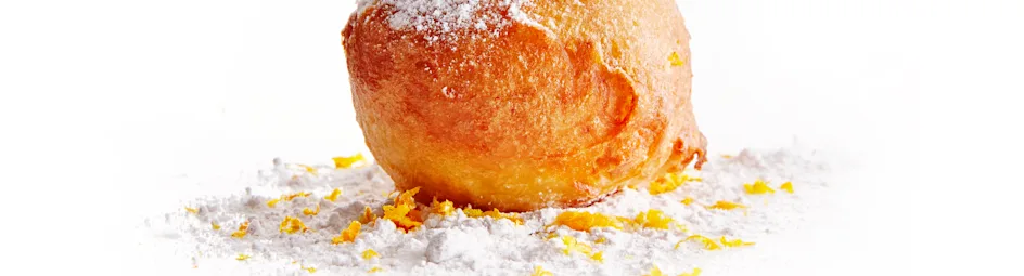 Oliebollen met sinaasappel en gestampte muisjes