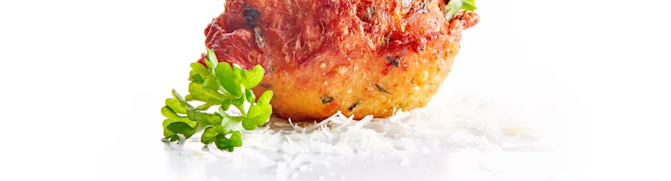 Oliebollen met Parmezaanse kaas en peterselie