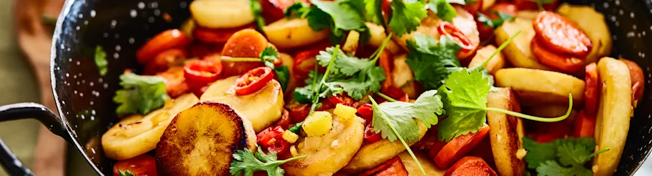 Roerbakschotel van winterpeen en pastinaak met kokosrijst