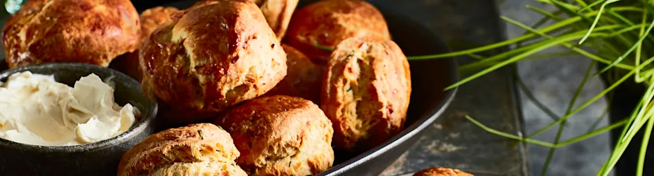Zalmscones met mierikswortel