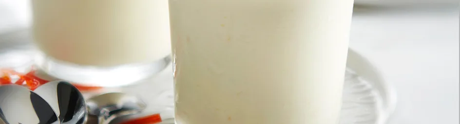 Ricotta-mousse met witte chocolade en gekonfijte rode peper