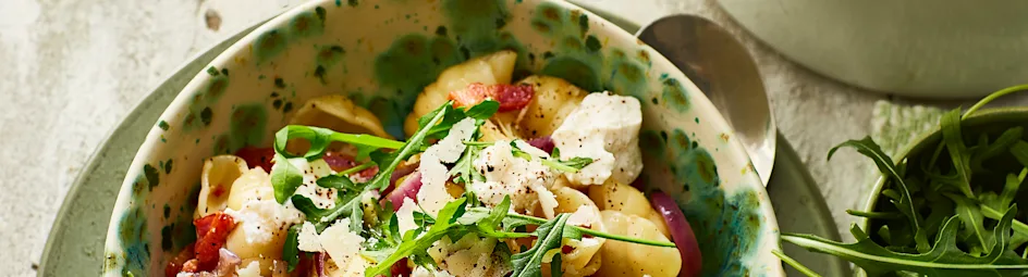 Pasta met artisjok, ricotta en spek