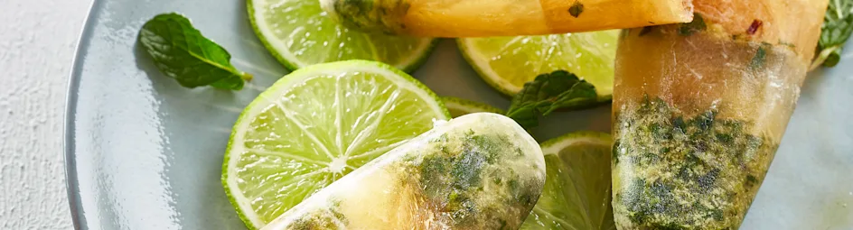 Groene thee-limoenijsjes