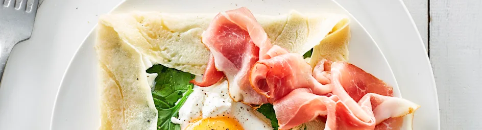 Franse crêpe met ei, spinazie en geitenkaas