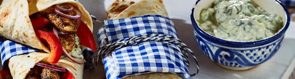 Kip-gyros met tzatziki