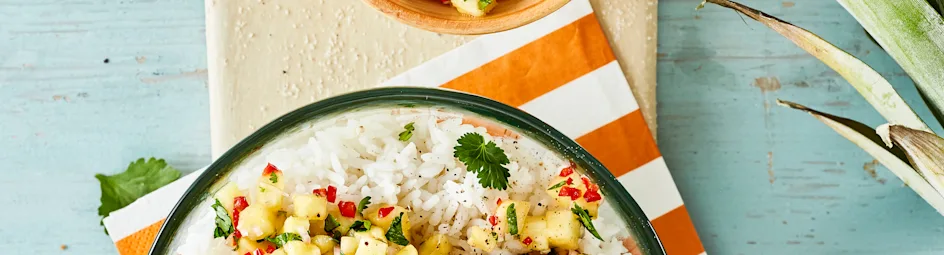 Gepocheerde kipfilet met pikante ananassalsa