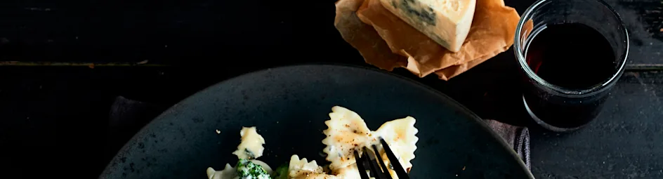 Farfalle met blauwe kaas en broccoli