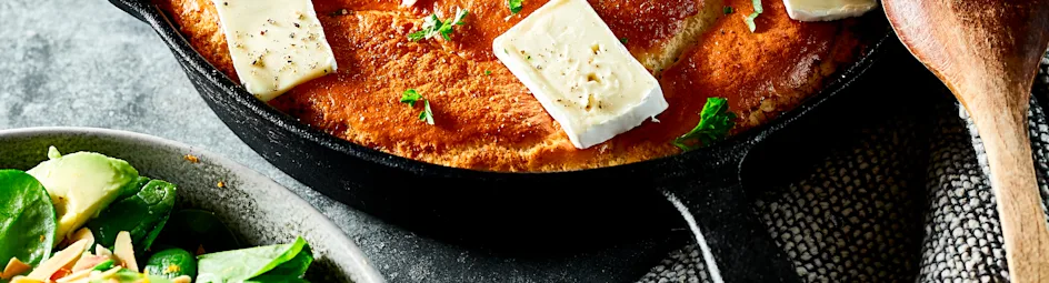 Dutch baby met spinazie-avocadosalade