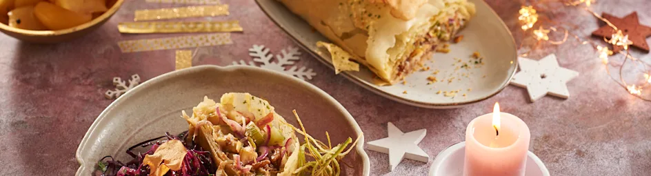 Bleekselderij-preistrudel met appel en blauwe kaas