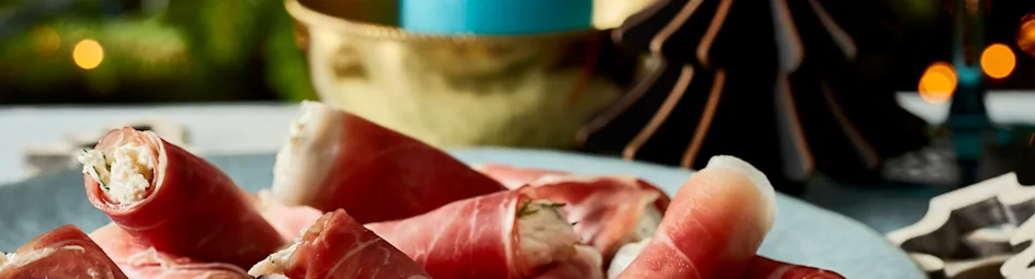 Hamrolletjes met krabmousse