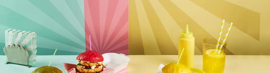 Oosterse hamburger met citroen, koriander en taugésalsa