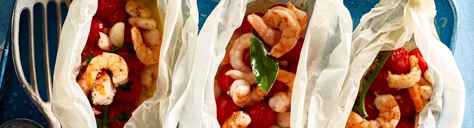 Garnalenpakketje met tomaatjes en knoflook
