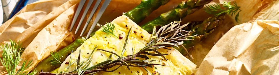 Kabeljauwpakketje met groene asperges en citroenboter