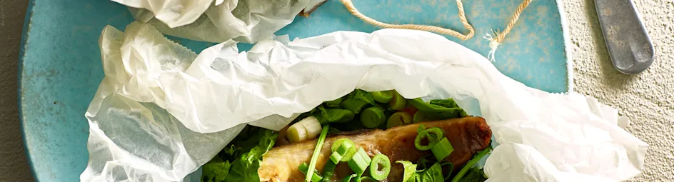 Makreelpakketje met spinazie en gember