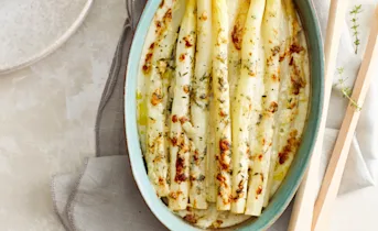 Aspergegratin met blauwe kaas