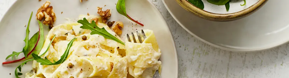 Pappardelle met bloemkoolsaus, gorgonzola en walnoten