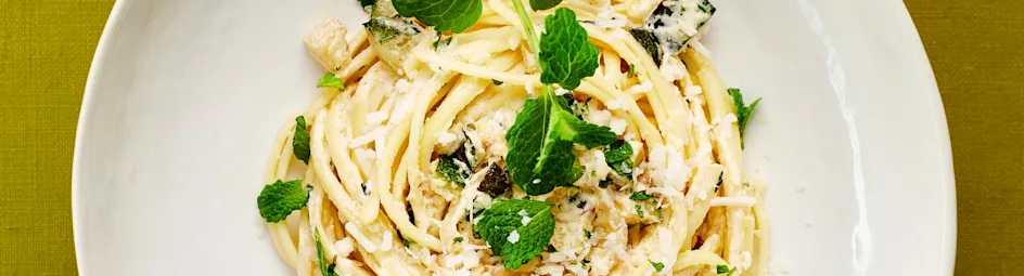 Romige linguini met courgette en geitenkaas