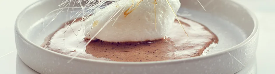 Iles flottantes met crème anglaise van thee