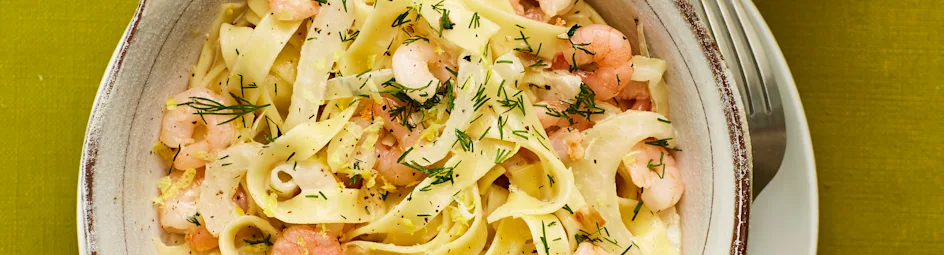 Tagliatelle met venkel, garnalen en dille