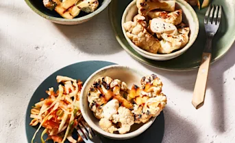 Gegrilde bloemkool met coleslaw