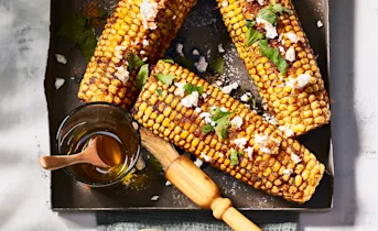 Maiskolven met tacokruiden en feta
