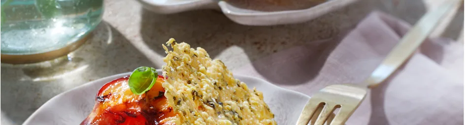 Geroosterde nectarine met pecorino-basilicumkoekje