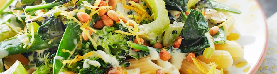 Pasta met broccoli, peultjes en spinazie