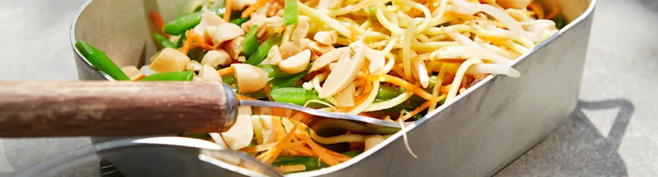 Noedelsalade met sugarsnaps