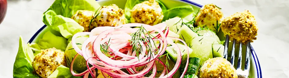 Bolletjessalade met meloen, komkommer en geitenkaas