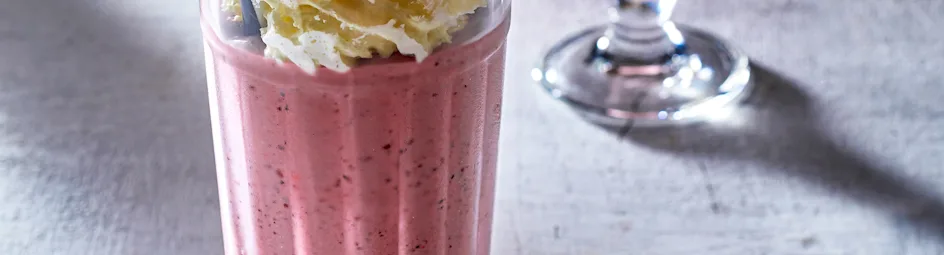 Bosvruchtenmilkshake met dulce de leche