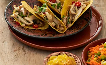 Taco's met citroenkip en koriander