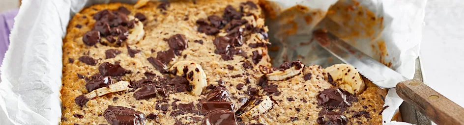 Gebakken havermout met pindakaas en chocolade