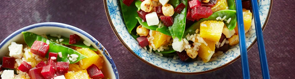 Rijstsalade met bietjes, sinaasappel en hazelnoot