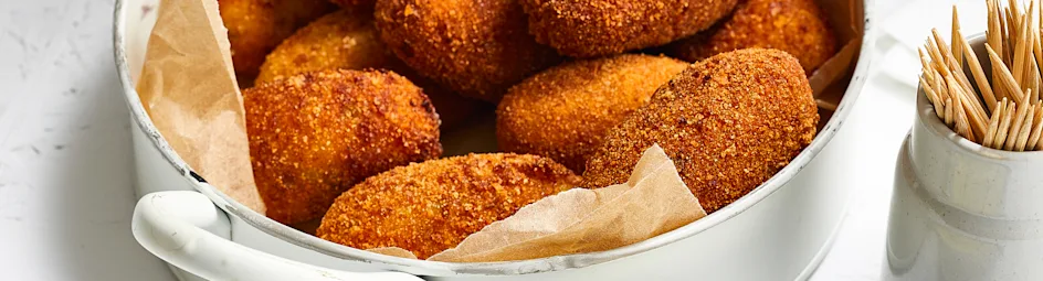 Kaaskroketjes met mosterddip