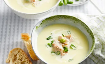 Aspergesoep met makreel