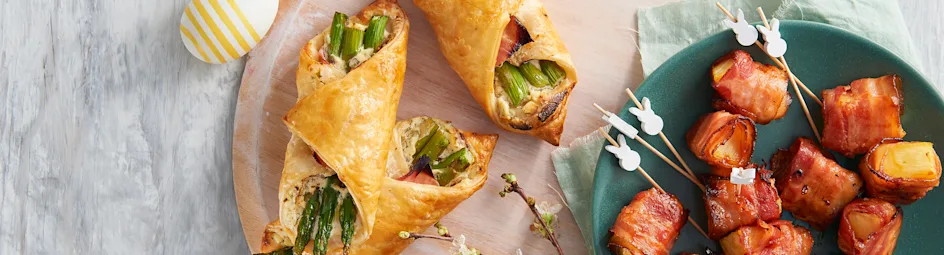 Bladerdeeghapjes met groene asperges en ham